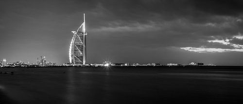 Burj al Arab black and white