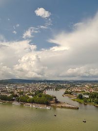 Vue sur le Deutsche Eck près de Coblence sur Roger Trelou