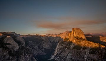 Yosemite valley, Glacier point sunset van Robert Dibbits