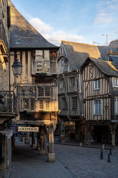 Das wunderschöne Fachwerk-ensemble am Place des Merciers in Dinan von Manuuu