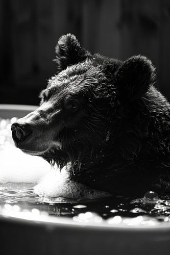 Image de salle de bain : Ours serein dans un bain moussant