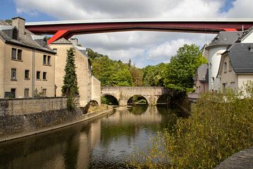Luxemburg-stad - rivier de Alzette van Ingrid Gommers  Fotografie
