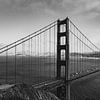 De Verlaten Oversteek: Golden Gate Noir 05 van FotoDennis.com | Werk op de Muur