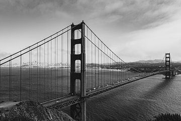 The Abandoned Crossing: Golden Gate Noir 05 by FotoDennis.com | Werk op de Muur