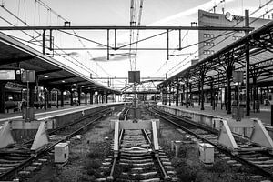 Central Station Groningen, Netherlands, End Station (black&white) von Klaske Kuperus