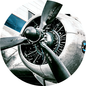 Douglas DC-3 propeller vliegtuig klaar voor opstijgen