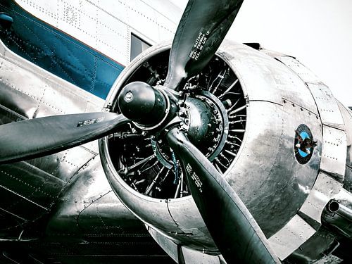Douglas DC-3 propeller vliegtuig klaar voor opstijgen