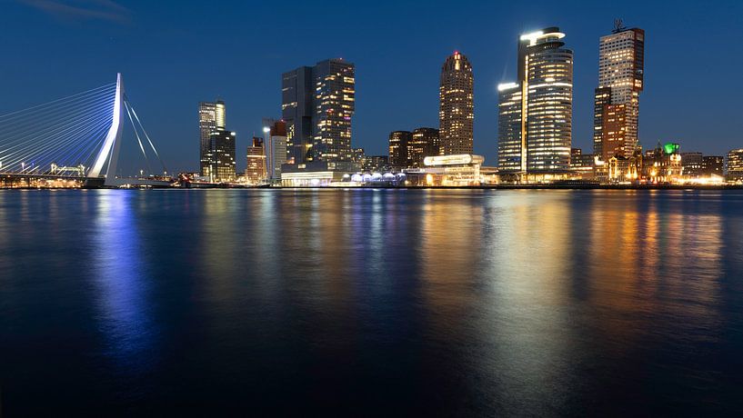 Rotterdam in the evening by Wilco Mellema