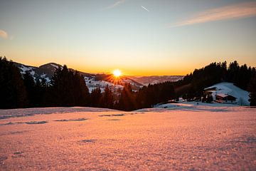 Zonsondergang over de Säntis vanaf de Hörnle in Allgäu van Leo Schindzielorz