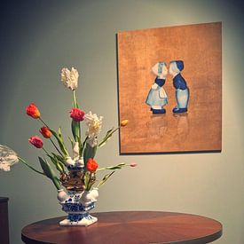 Customer photo: Delft blue kissing couple. Man and woman, gold by Mijke Konijn, on canvas
