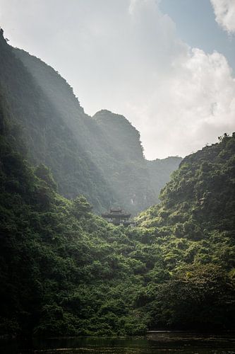 Tempel badend in zonlicht