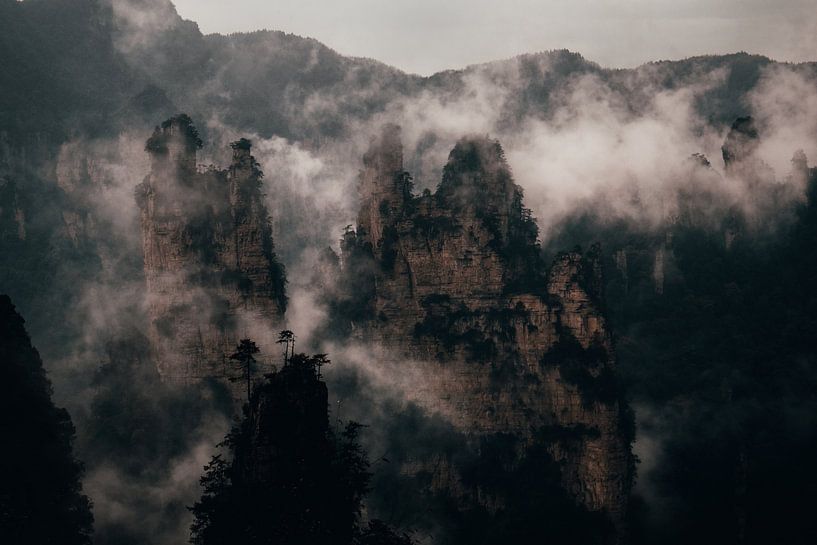 Mist door de bergen van Fulltime Travels