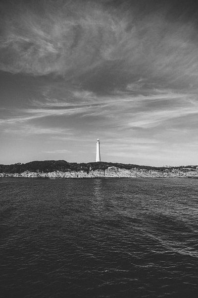 Der höchstgelegene Leuchtturm Tasmaniens: Ein Leuchtfeuer in Strahan von Ken Tempelers