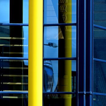 Reflecties in geel en blauw van Artstudio1622
