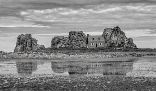 Haus zwischen zwei Felsen von Arjen Dijk