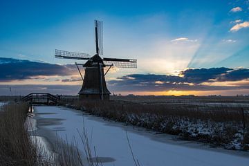 Mühle und Sonnenaufgang von Jo Pixel