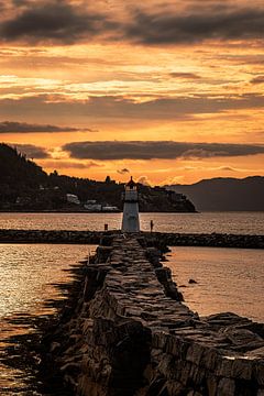 Sonnenuntergang am Leuchtturm von Koen Lipman