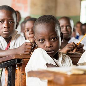 L'école primaire en Tanzanie sur Jeroen Middelbeek