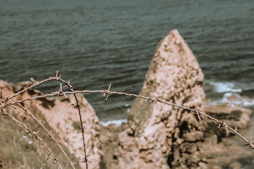 Frankrijk - Prikkeldraad Pointe du Hoc Normandië van Gerlinda Lassche