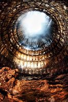 Urbex a abandonné le haut-fourneau dans l'industrie sidérurgique.