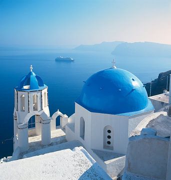 Blaue Kuppel, Santorin, Griechenland von Rene van der Meer
