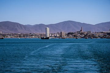 in the bay of La Serena by Thomas Riess