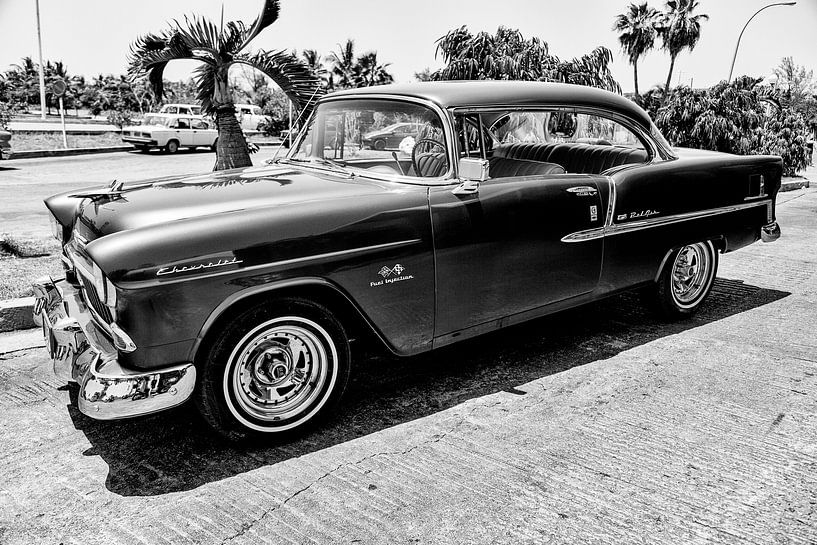 Cubaanse Chevrolet Bel Air (zwart wit) van 2BHAPPY4EVER.com photography & digital art