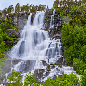 Tvindefossen-Wasserfall, Vestland, Norwegen