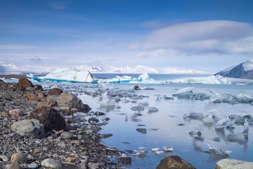 Ice floes from the Vatnajökull glacier in Iceland by gaps photography