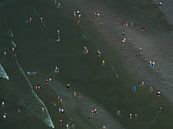 Badgasten in de Noordzee bij Zandvoort van Marco van Middelkoop thumbnail