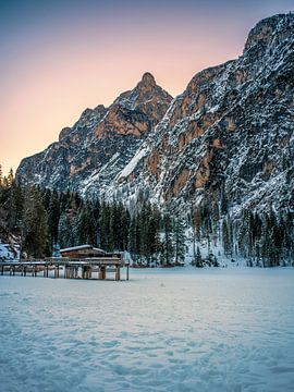 Sonnenaufgang am Pragser Wildsee