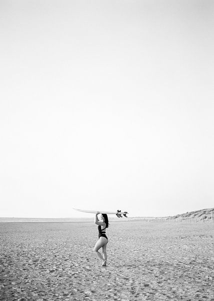 Surfer girl by Raisa Zwart