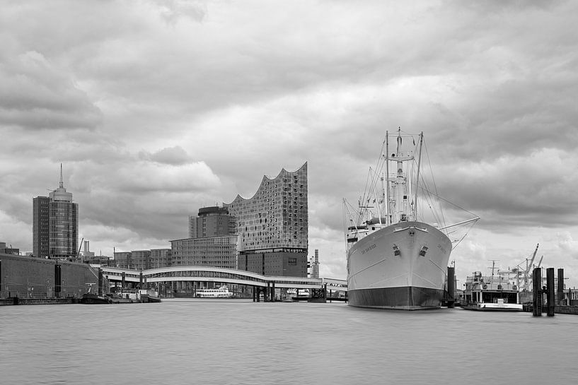 Le port de Hambourg en noir et blanc intemporel par Rolf Schnepp