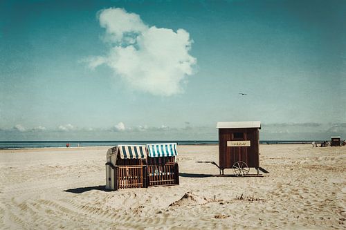 Beach chairs and changing carts Strand Spiekeroog
