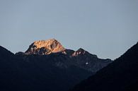 Berg ondergaande zon van Jarno Dorst thumbnail