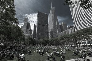 Bryant Park und der Bank of America Tower  New York
