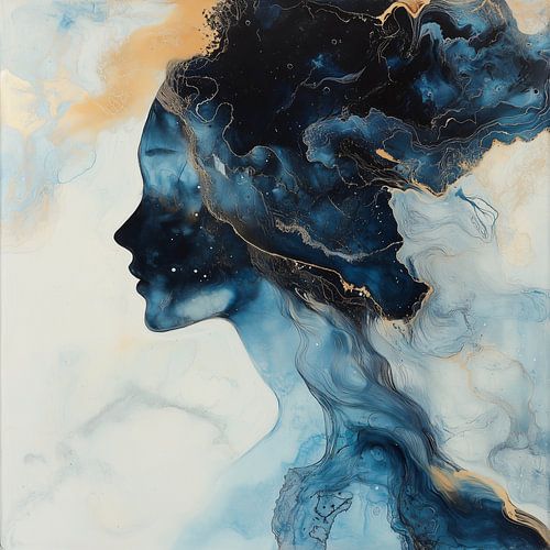 Femme céleste dans un brouillard de courants cosmiques