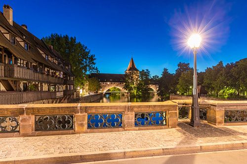 La vieille ville de Nuremberg la nuit