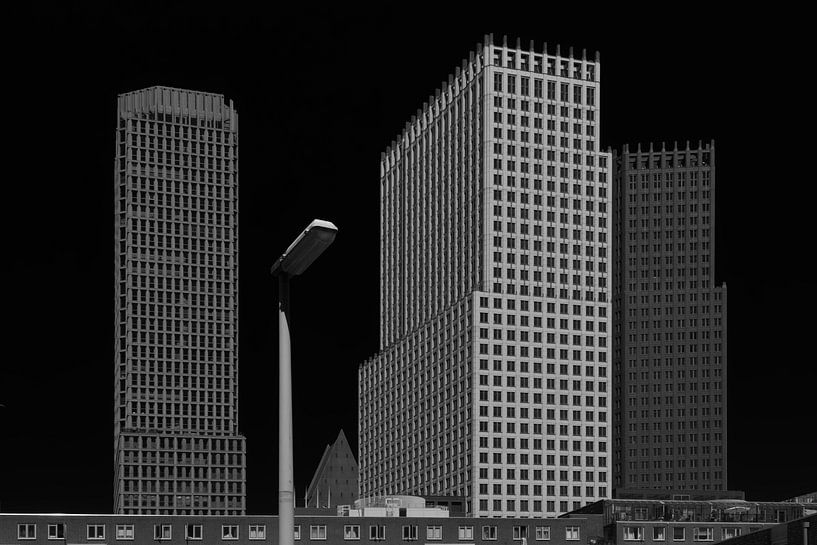 Die Skyline von Den Haag in Schwarz und Weiß von Rini Braber