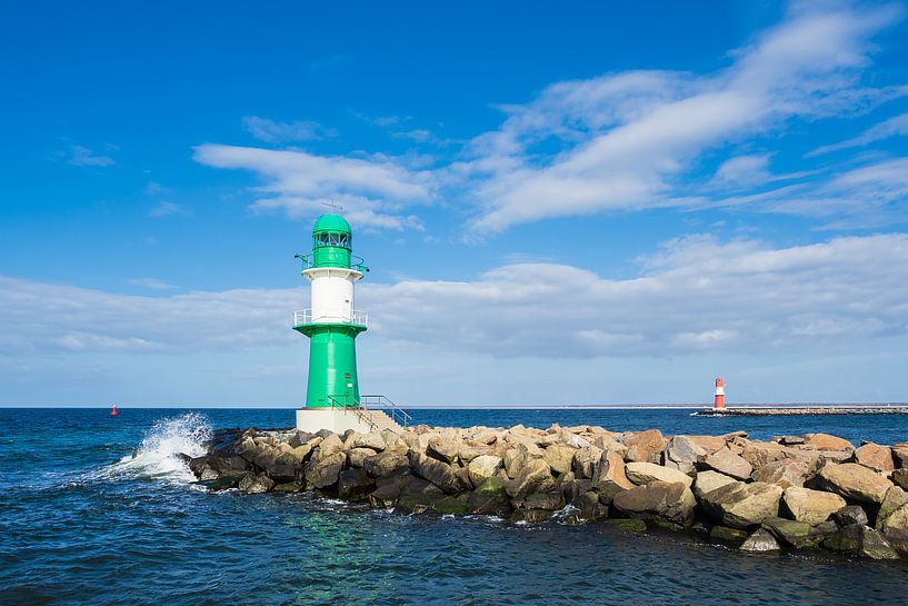 Mole an der Ostseeküste in Warnemünde van Rico Ködder