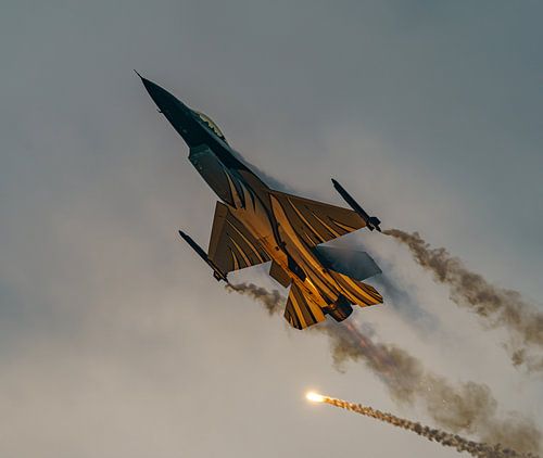 Belgische F-16 Demo Team: de Dark Falcon.