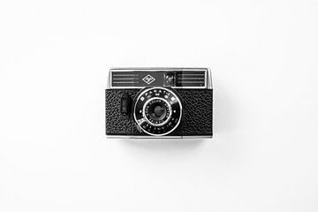 Vintage minimalisme agfa parat film camera - zwart wit analoog fotografie van Christa Stroo fotografie