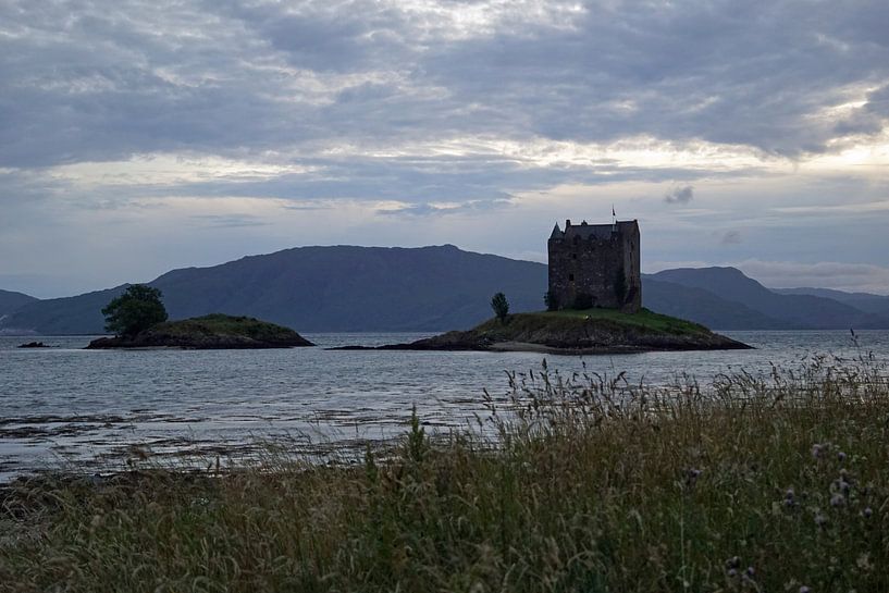 Castle Stalker ist ein Turmhaus etwa 2,5 Kilometer nordöstlich von Port Appin von Babetts Bildergalerie
