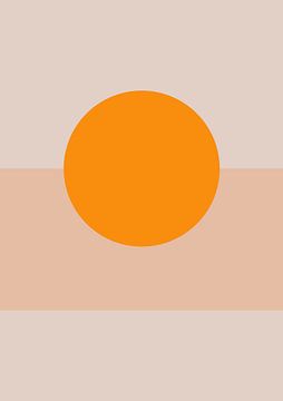 Geometrische vormen in zacht en hard oranje tegen een beige achtergrond. van Studio Allee