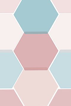 verschiedenfarbige fünfeckige Figuren, die übereinander und nebeneinander angeordnet sind