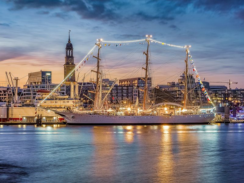 Schulschiff Libertad von Joachim Fischer