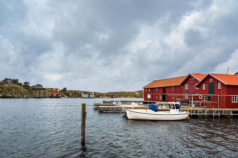 Building in Mollösund in Sweden by Rico Ködder