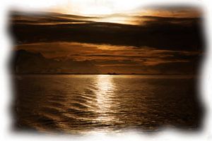 Antarktischer Sonnenuntergang