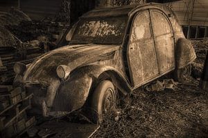 Citroën 2cv poussiéreuse