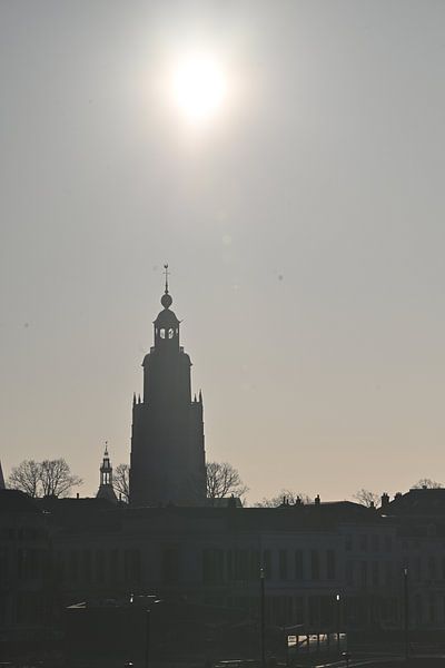 L'église St Walburgis à la lumière du matin par Frank Mossink